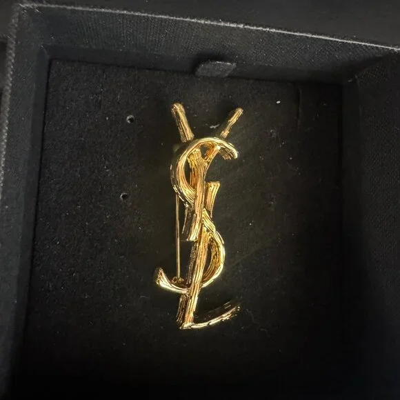 YSL Cassandre Brooch New - Picture 3 of 6